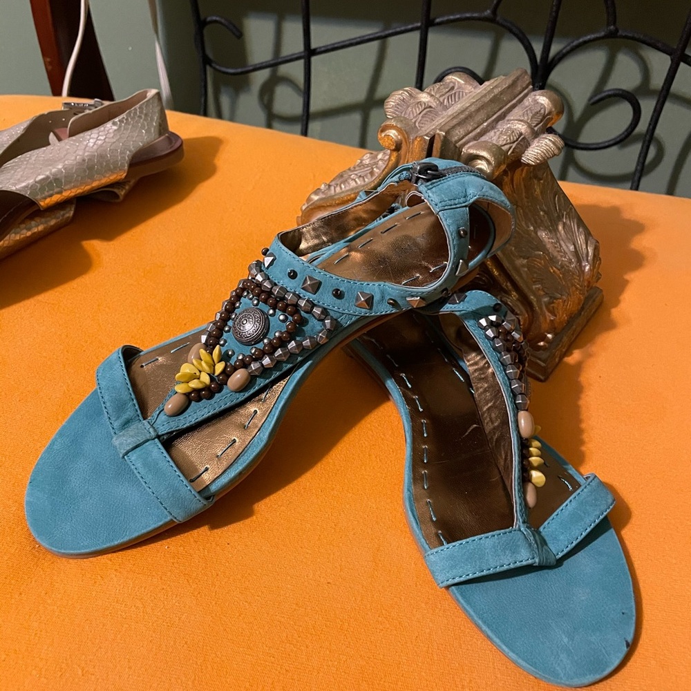 Shoes - Picture 3 of 4